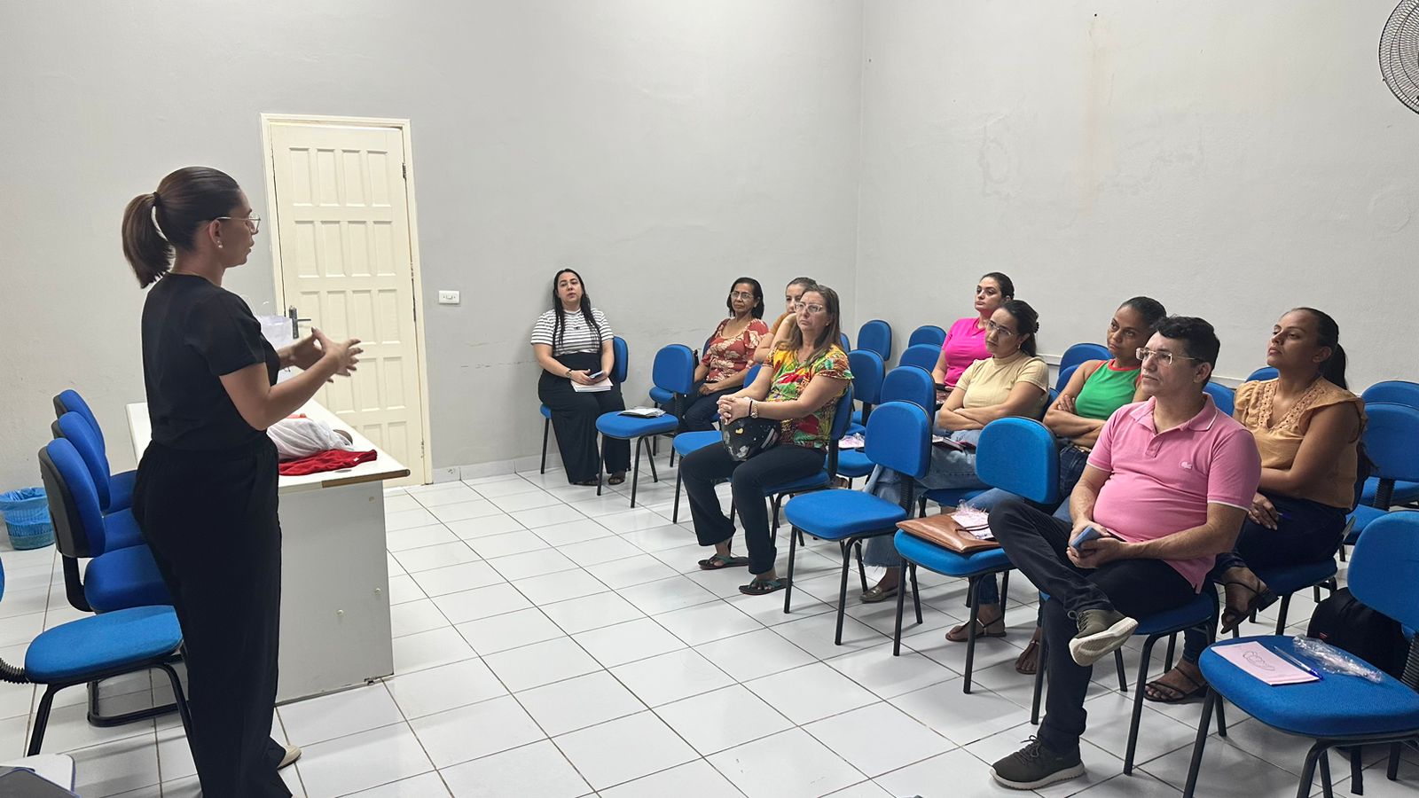 A enfermeira Catarina Sulpino foi a facilitadora do curso que aconteceu sábado e domingo.jpg