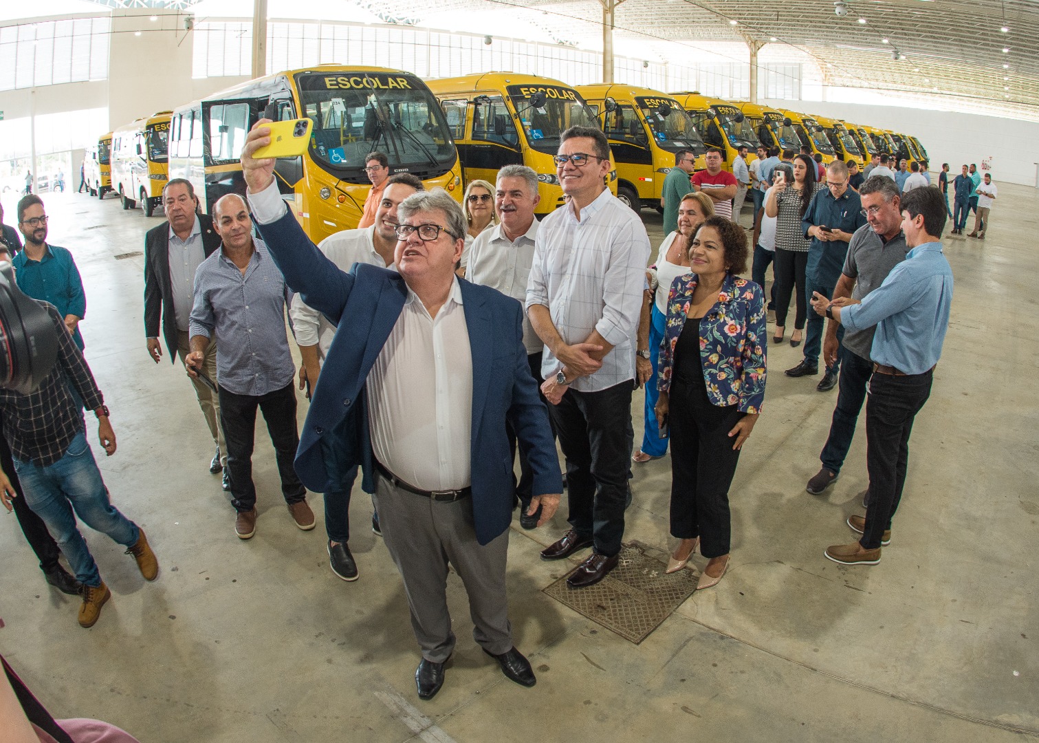 Entrega dos Onibus Escolares _Delmer Rodrigues (41).jpg