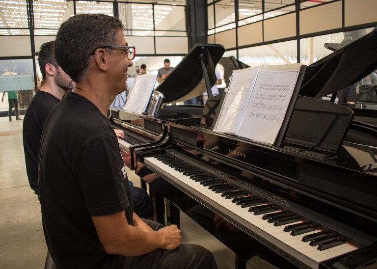 Programa Prima implanta aulas de piano no Espaço Cultural