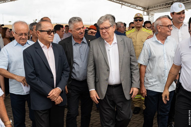 governador entrega viaturas à Policia Penal e demais forças de segurança20.jpg