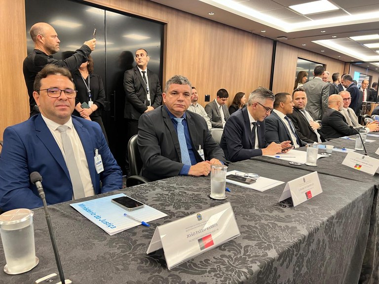 Secretário João Paulo participa de reunião com ministro da Justiça.jpg