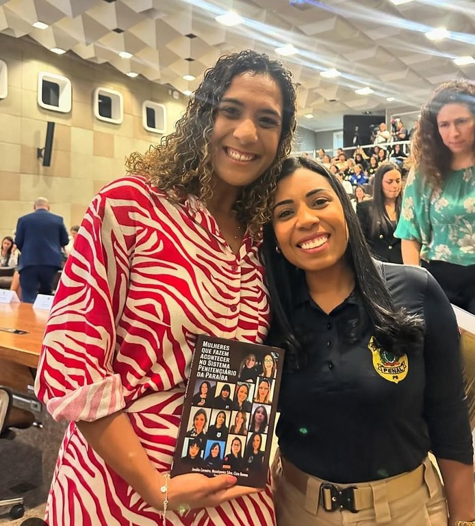 livro mulheres que fazem acontecer no sistema penitenciário da Paraíba _4.jpg