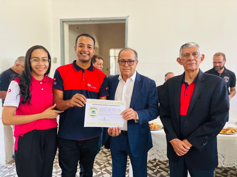 Seap Paraíba homenageia voluntários da Universal nos Presídios por apoio contínuo_8.jpg