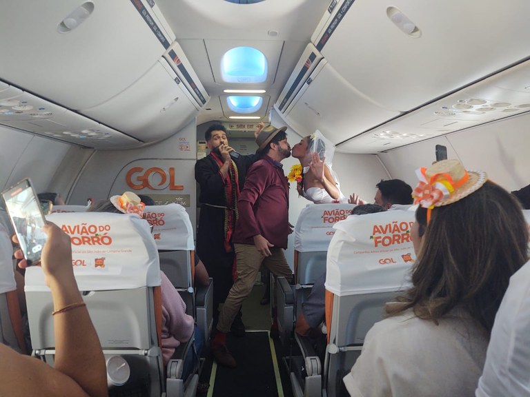 Ação promocional da Gol com Governo do Estado traz turistas para Campina  Grande em avião do forró — Governo da Paraíba