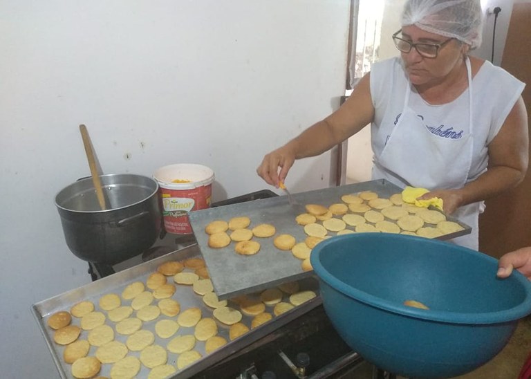 11_06_19 Agricultoras de Acauã encontram meio de vida fabricando bolos e biscoitos (1).jpg