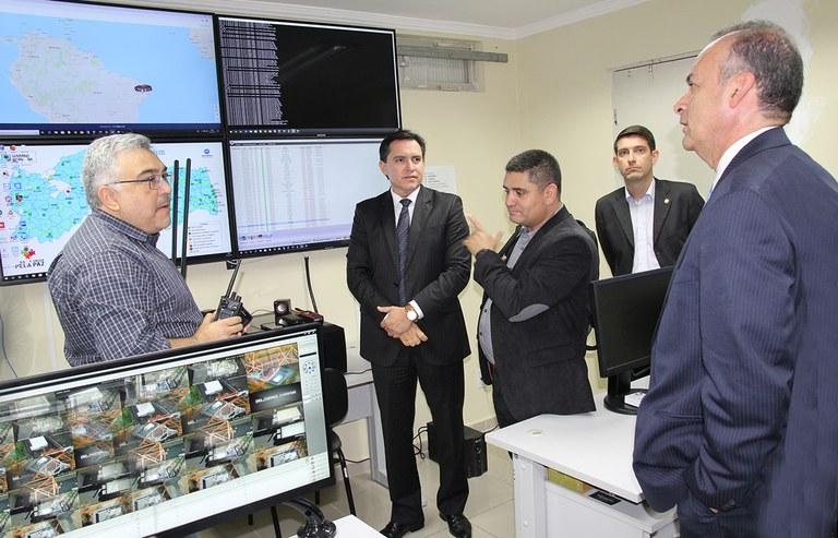 autoridades da colombia conhecem sistema de radio comunicacao da paraiba (2).JPG