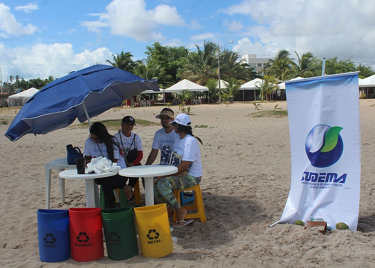 16_07_19 Coordenadoria de Educação Ambiental da Sudema promove ação na Praia do Caribessa na Capital (3).jpg