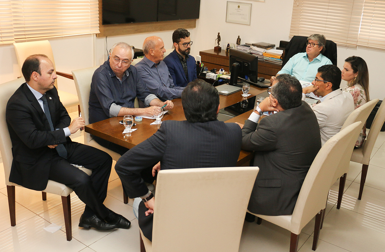 joao azevedo faz reuniao sobre coronavirus_foto francisco franca (5).jpg