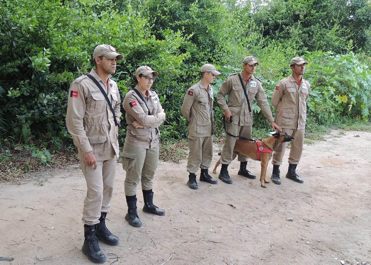 07_10_19 Corpo de Bombeiros realiza Estágio de Busca, Resgate e Salvamento com Cães com cadetes do CFO (4).jpg