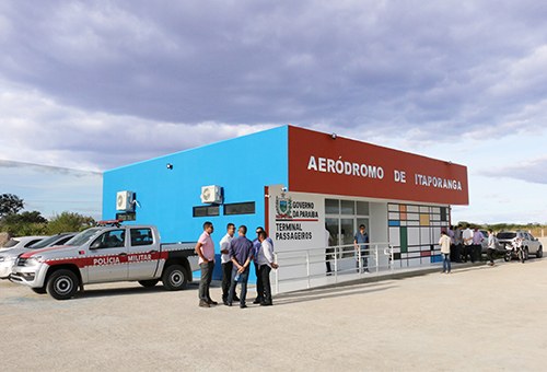 ricardo-reforma-o-aerodromo-de-itaporanga_foto-francisco-franca-2.jpg