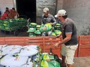 Carregamento de sementes - Polo de Distribuição em Esperança PB.jpg