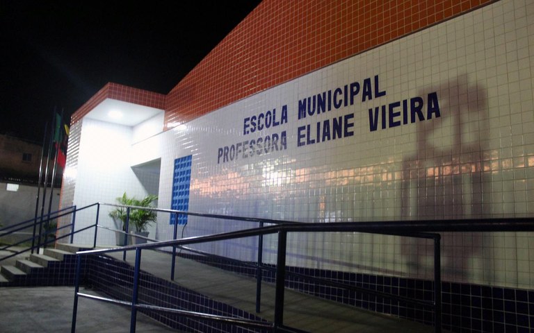 Governo ianugura escola municipal em umbuzeiro (4).jpeg