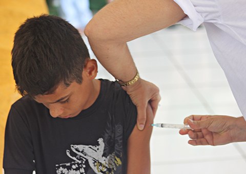 ses-governo-promove-dia-D-da-vacinacao-para-adolescentes-no-conde-FOTO-Ricardo-Puppe-121.jpg