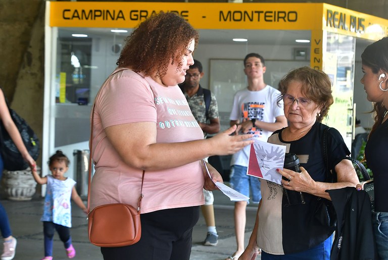 28-07-23 Panfletagem na Rodoviaria (tráfico de Pessoas) foto-Alberto Machado  (6).JPG