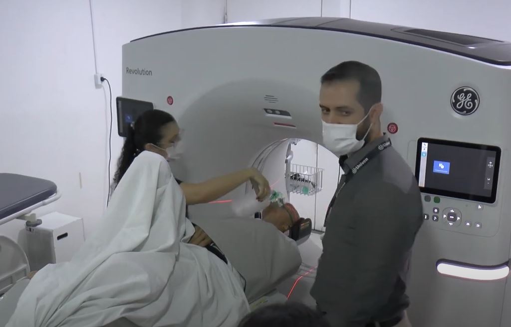 O tomográfo já está plenamente instalado no Hospital de Patos.JPG