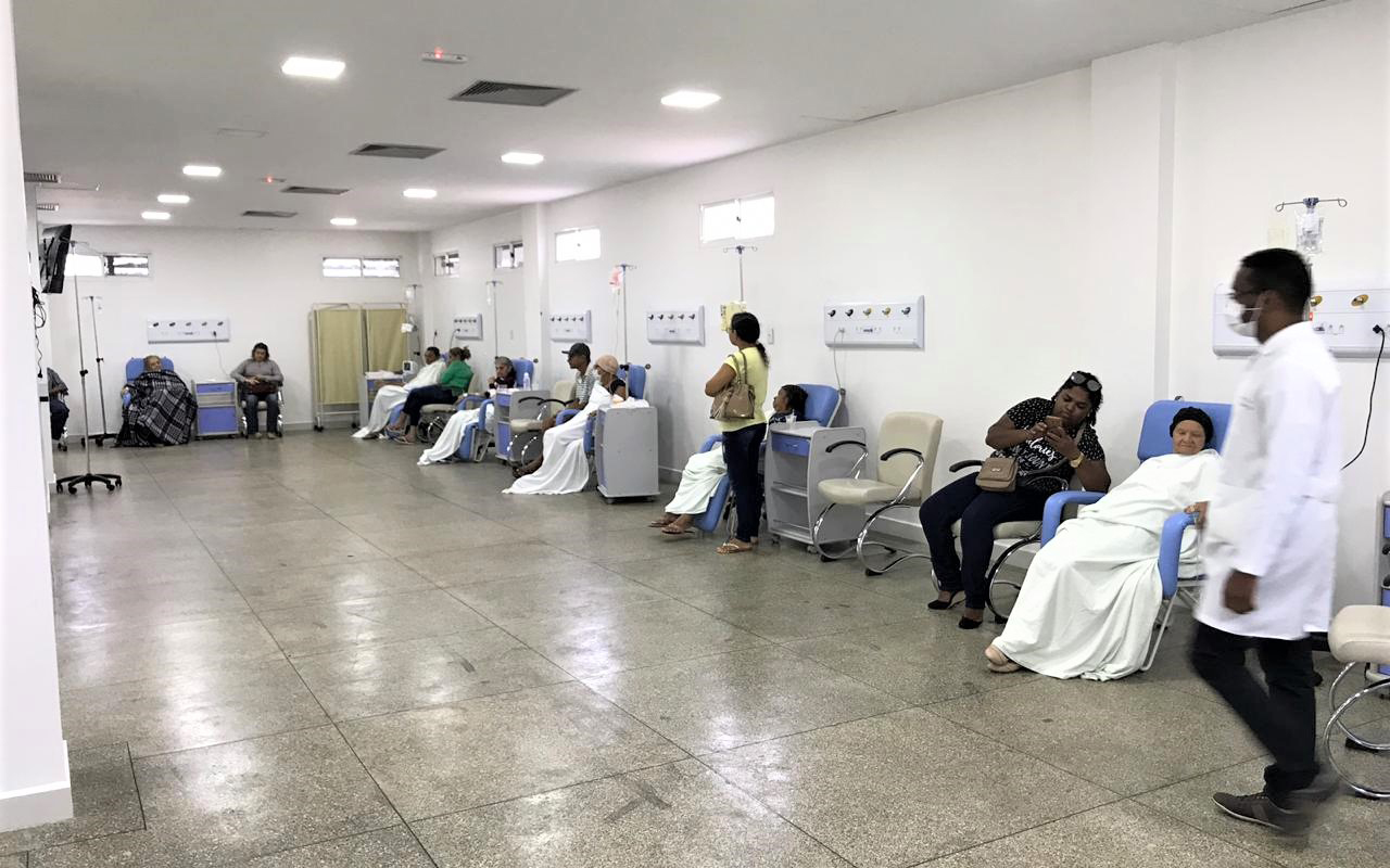 A sala de quimioterapia do Hospital do Bem tem capacidade para atender 10 pacientes simultâneos.jpeg