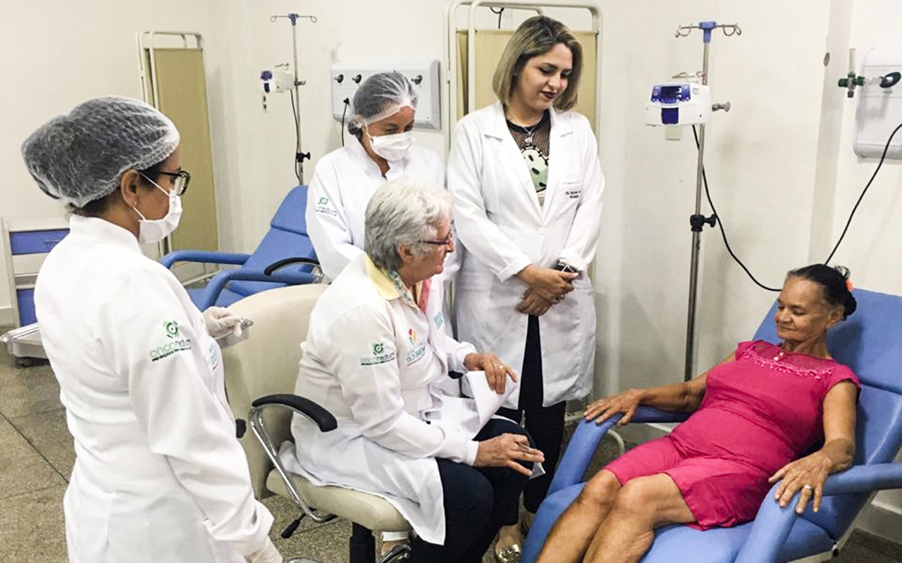 A Sra.Maria de Lourdes  foi a primeira paciente de quimioterapía do Hospital do Bem.jpeg