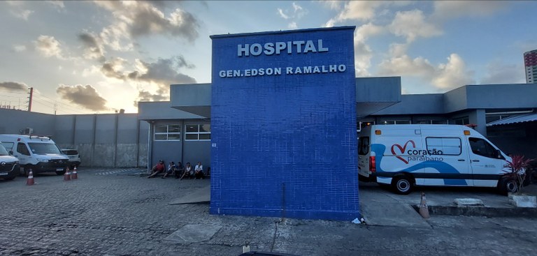 fachada hospital.jpg