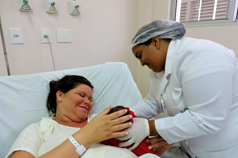 ses hosp de mamanguape concede alta ao primeiro bebe nascido em 2019 (1).jpg