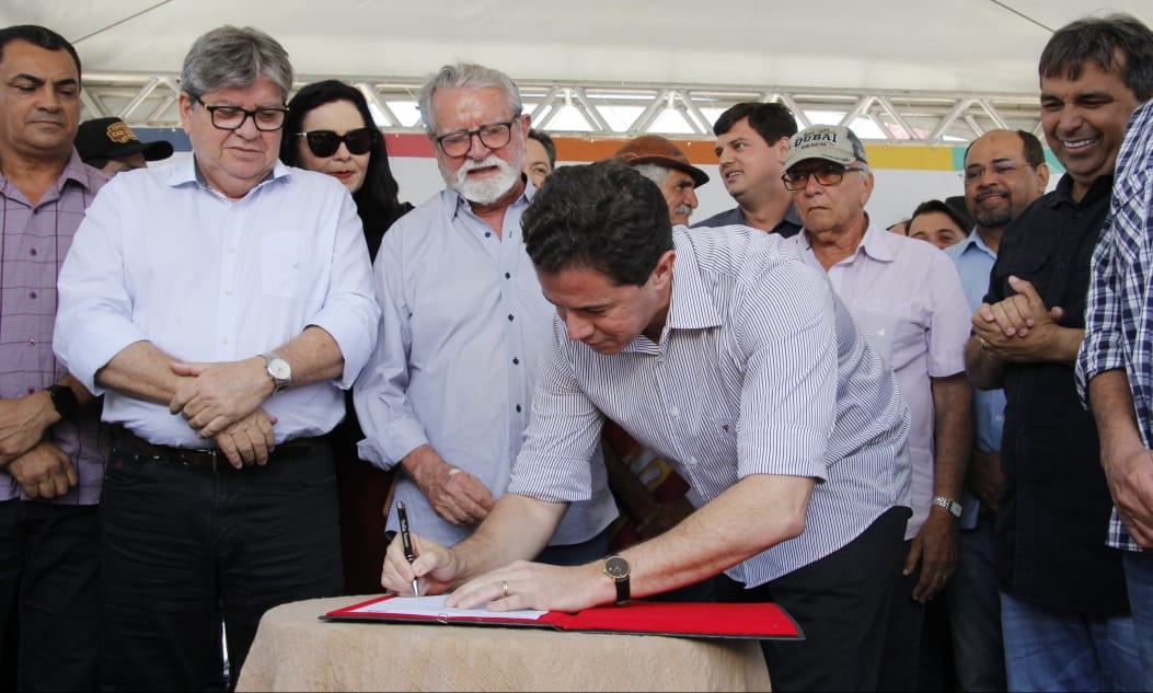 13.09.19 joaoazevedo_assinatura_ordem_servico_estrada_juarezeirinho__fotos francisco franca (17).jpg