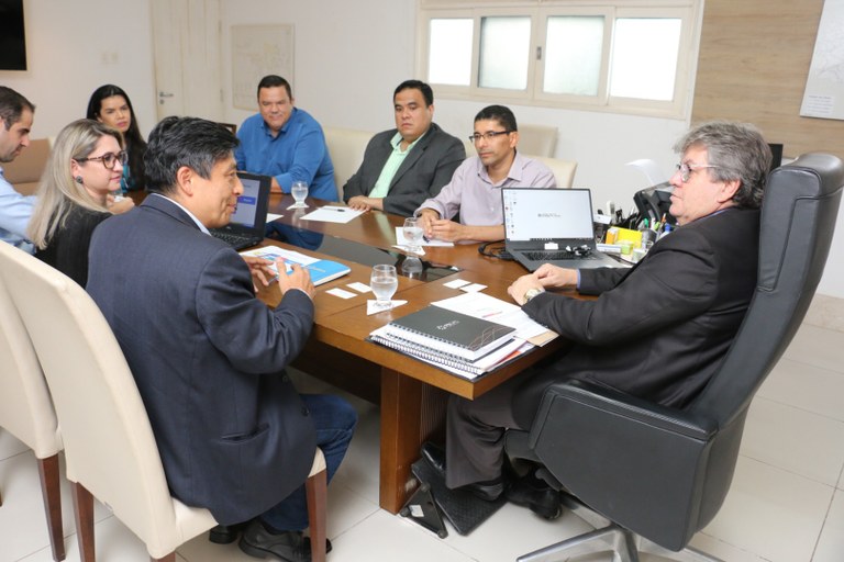 joao reuniao com representantes do magazine luiza foto francisco franca (7).JPG
