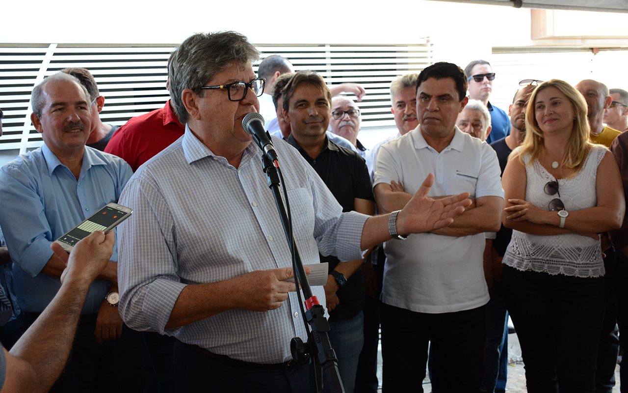 joao entrega pavimentacao em pilar foto francisco franca (12).JPG