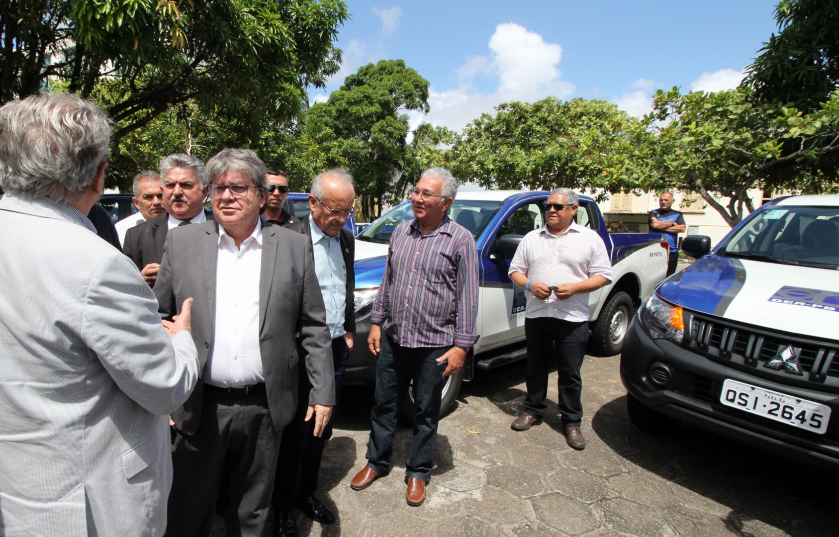 joao entrega de veiculos do DER foto francisco franca (11).JPG