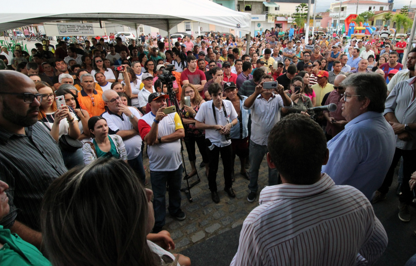 joao entrega pavimentacao de ruas e travessia urbana em sertaozinho foto francisco franca (11).jpg