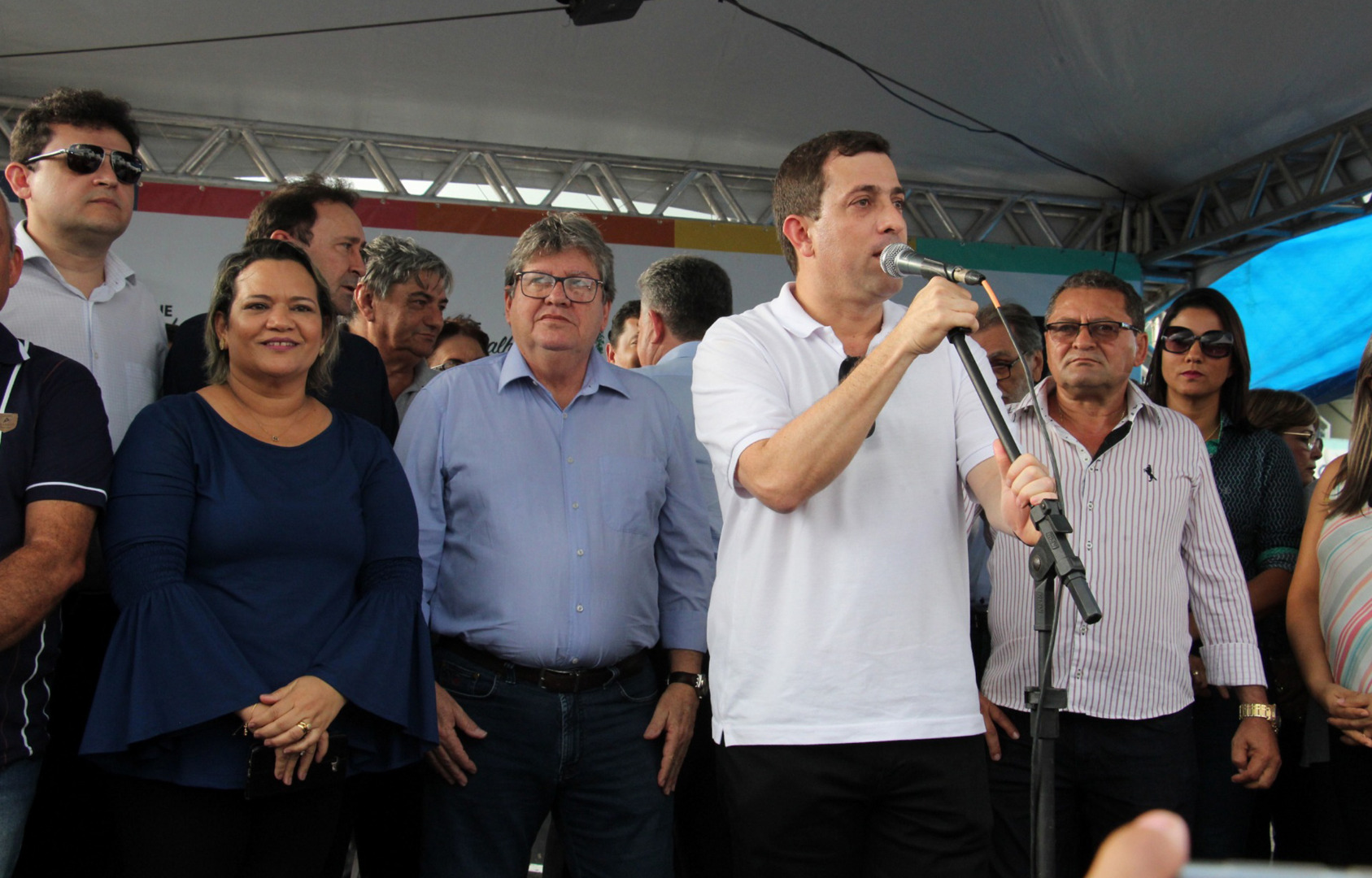 joao entrega pavimentacao de ruas e travessia urbana em sertaozinho foto francisco franca (18).JPG