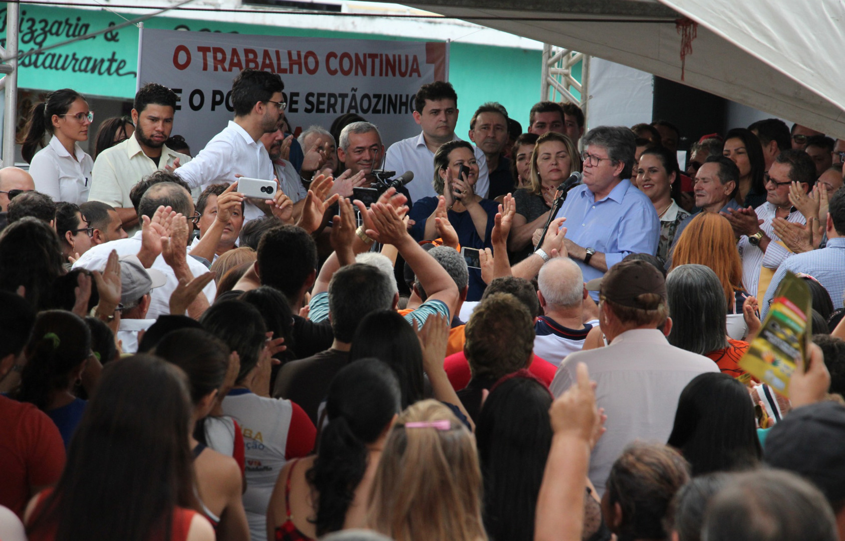 joao entrega pavimentacao de ruas e travessia urbana em sertaozinho foto francisco franca (24).JPG