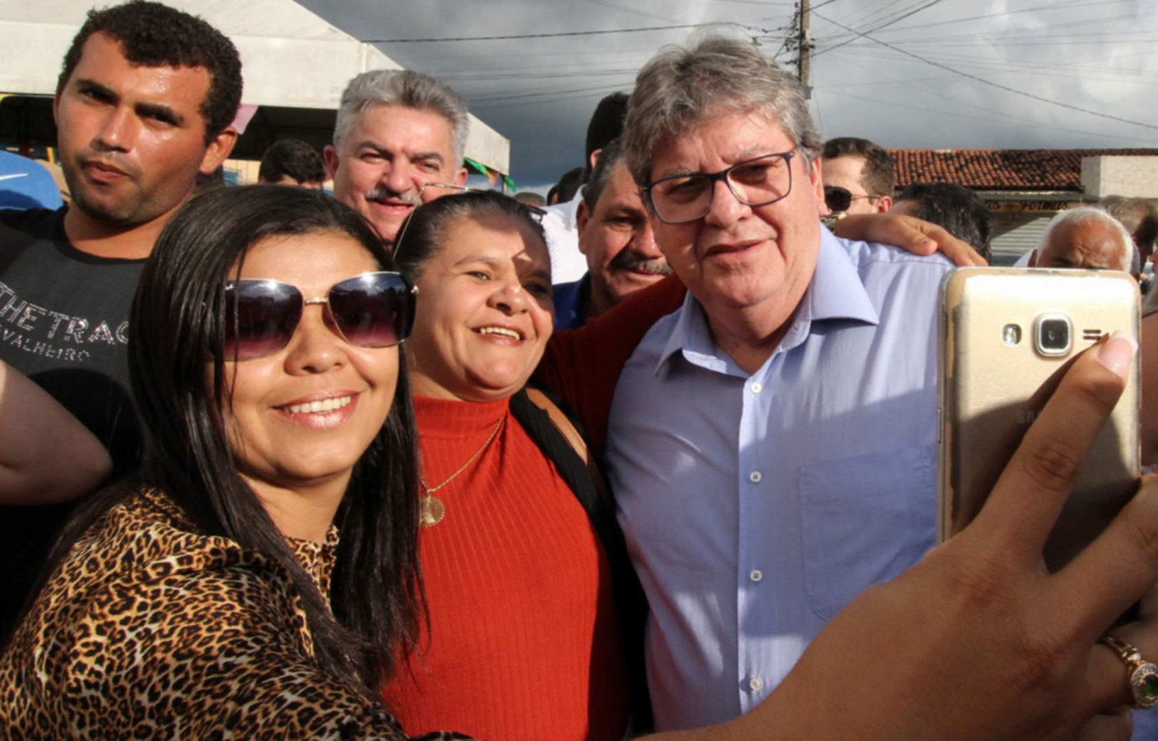 joao entrega pavimentacao de ruas e travessia urbana em sertaozinho foto francisco franca (3).jpg