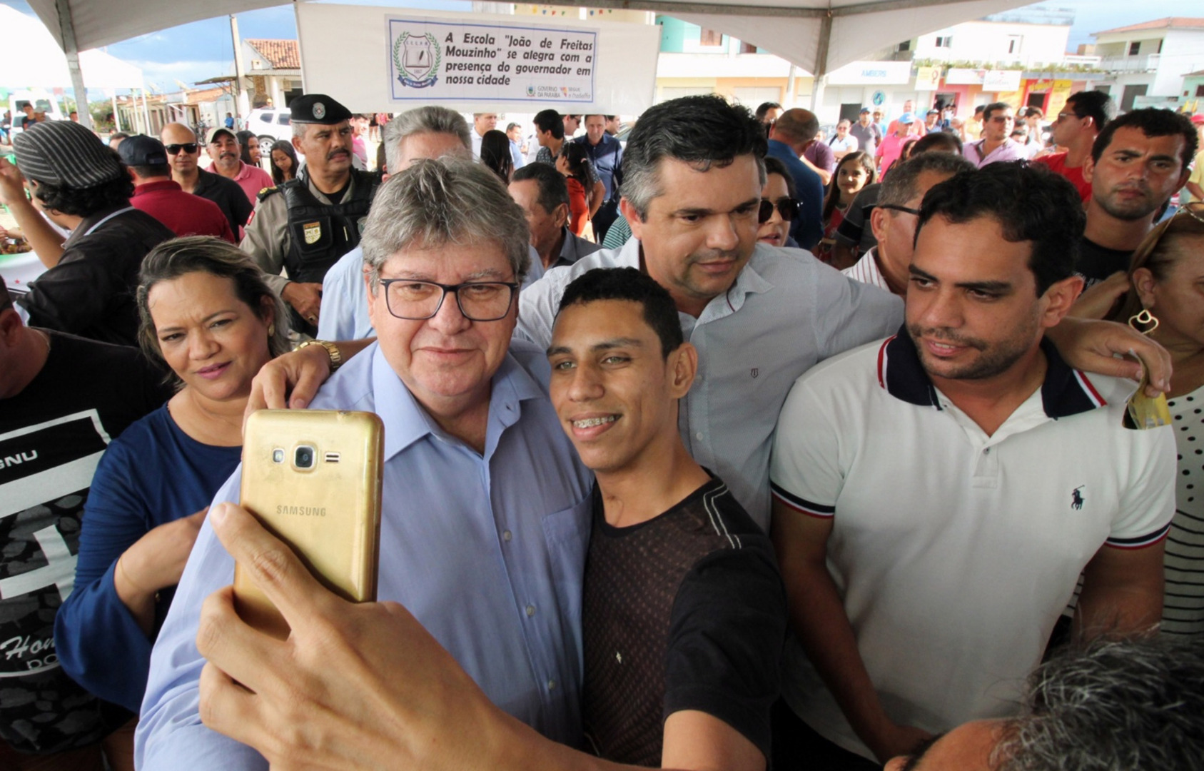 joao entrega pavimentacao de ruas e travessia urbana em sertaozinho foto francisco franca (6).jpg