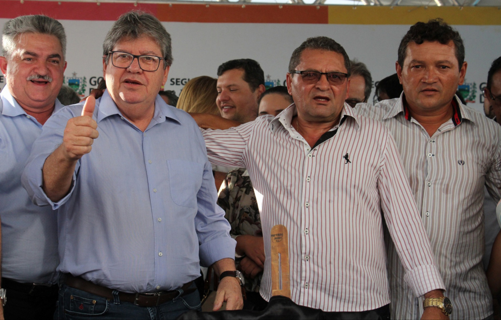 joao entrega pavimentacao de ruas e travessia urbana em sertaozinho foto francisco franca (7).jpg