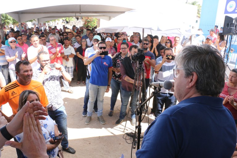 inauguração-escola-água-araçagi - foto Francisco França12.JPG