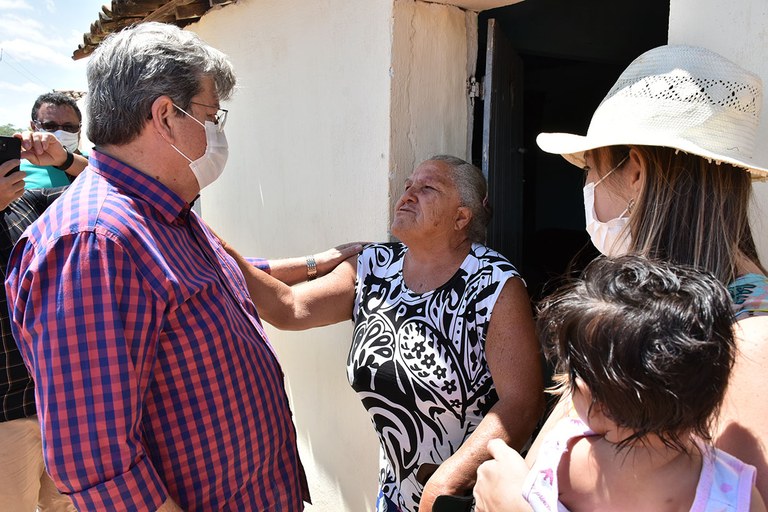 Governador visita estação de tratamento de água de Rigideira (11).JPG