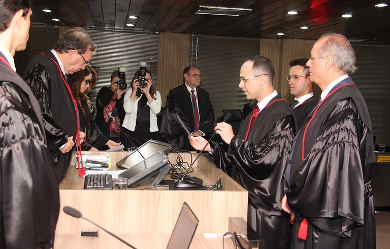 joao azevedo e juiz federal rogerio goncalves noTRE PB_foto francisco franca (19).JPG