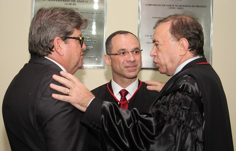 joao azevedo e juiz federal rogerio goncalves noTRE PB_foto francisco franca (2).jpg