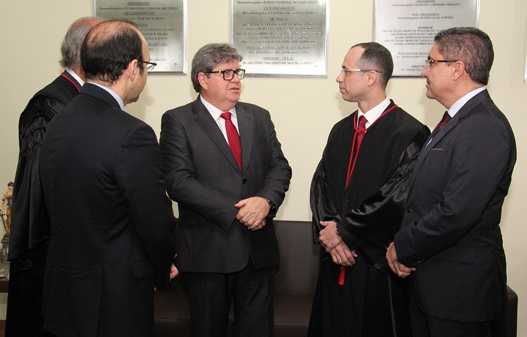 joao azevedo e juiz federal rogerio goncalves noTRE PB_foto francisco franca (7).JPG