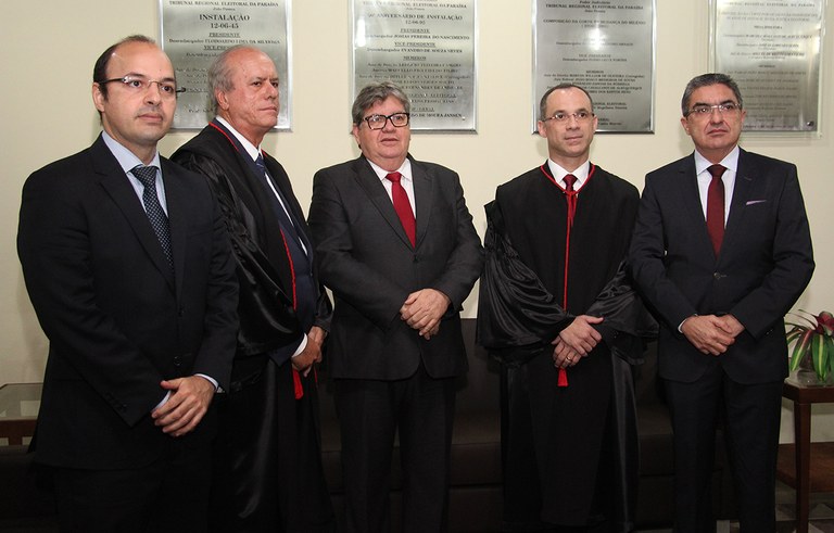 joao azevedo e juiz federal rogerio goncalves noTRE PB_foto francisco franca (8).JPG