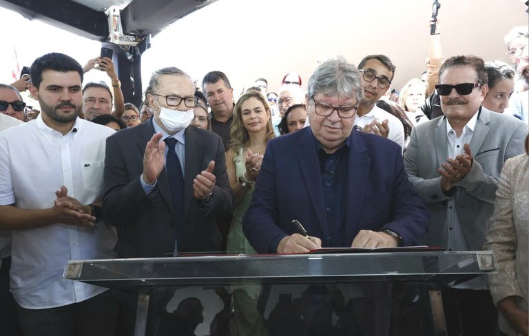 WhatsApp Image 2025-10-06 at 14.17.36-2.jpeg