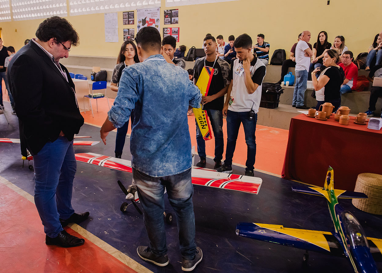 11_10_19 Secretaria de Educação realiza I Maratona de Inovação e Tecnologia Aeroálvaro (3).jpg