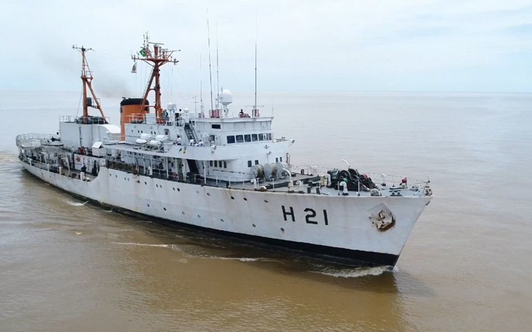 docas recebe navio da marinha aberto para visitacao sirius.jpg