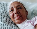 Após quatro meses internada no Hospital Metropolitano, paciente em cuidados paliativos se recupera de AVC hemorrágico em decorrência de uma malformação arteriovenosa 2.jpeg