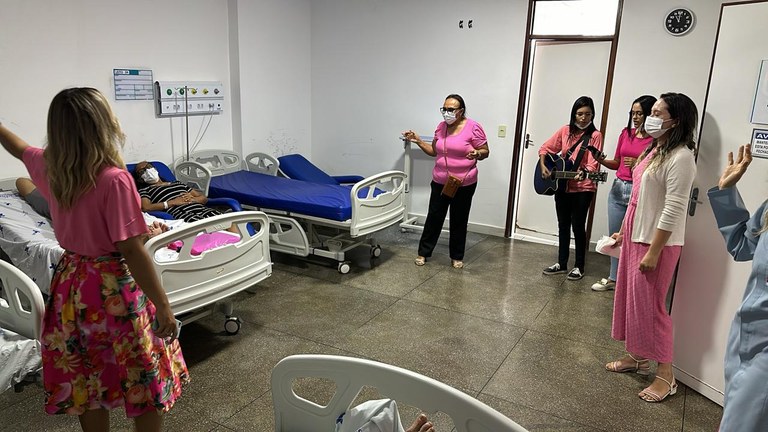 A ação também foi realizada nas enfermarias do Hospital do Bem.jpg