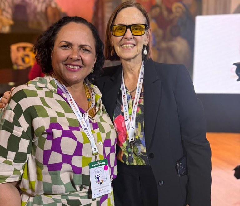 Com Lais Abramo do MDS.jpg