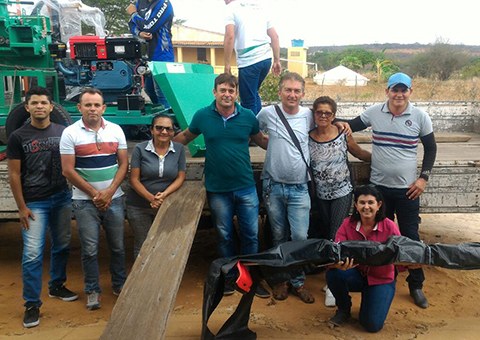 comunidade-quilombola-de-livramento-recebe-equipamentos-pelo-procase-4.jpeg