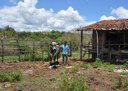 06_03_2020 Agricultores exibem com satisfação título de posse de terras concedido pelo governo (7).JPG