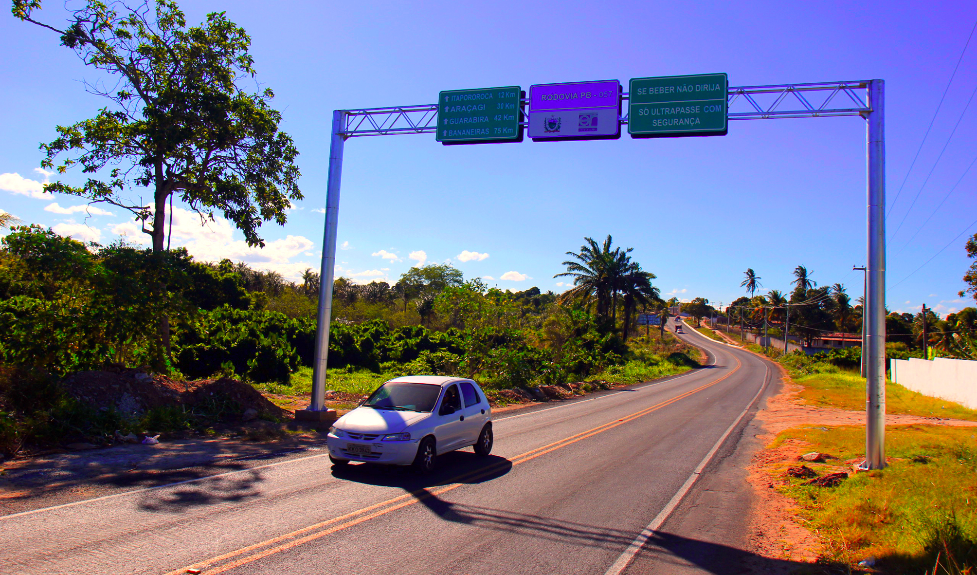 Ricardo entrega ponte em Baía da Traição, estrada de Mamanguape a Guarabira e campo de Borborema
