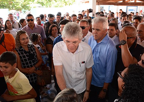 ricardo-entrega-escola-severino-ramalho-em-alagoa-grande-foto-walter-rafael-30.jpg