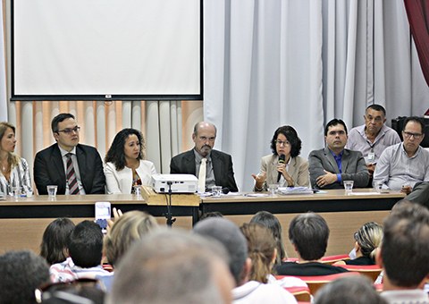 Ses-participa-de-audiencia-publica-da-Assembleia-Legislativa-sobre-Triagem-Neonatal-Ampliada-FOTO-Ricardo-Puppe-2.jpg